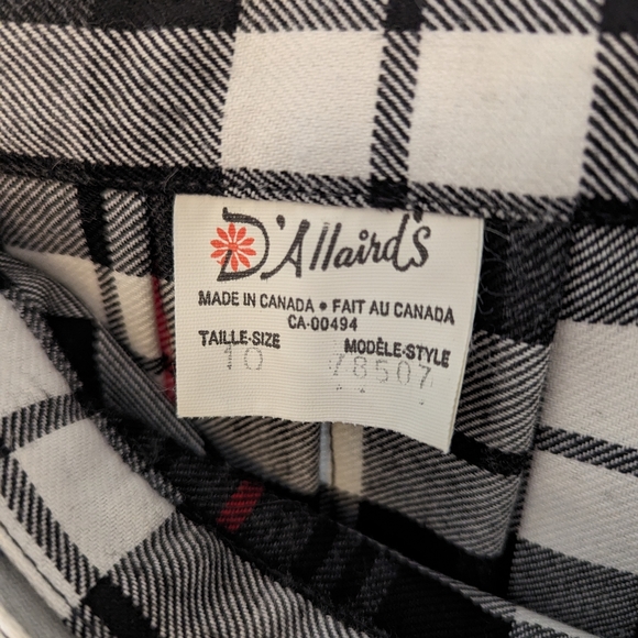 D'Allaird's Vintage Plaid Skirt - Picture 2 of 4